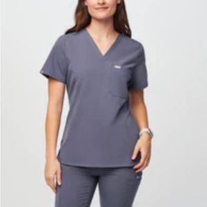 Figs scrub set in space navy size small